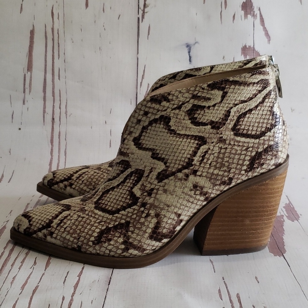 Vince Camuto 9.5 snake skin print block heel ankle boots - Picture 5 of 8